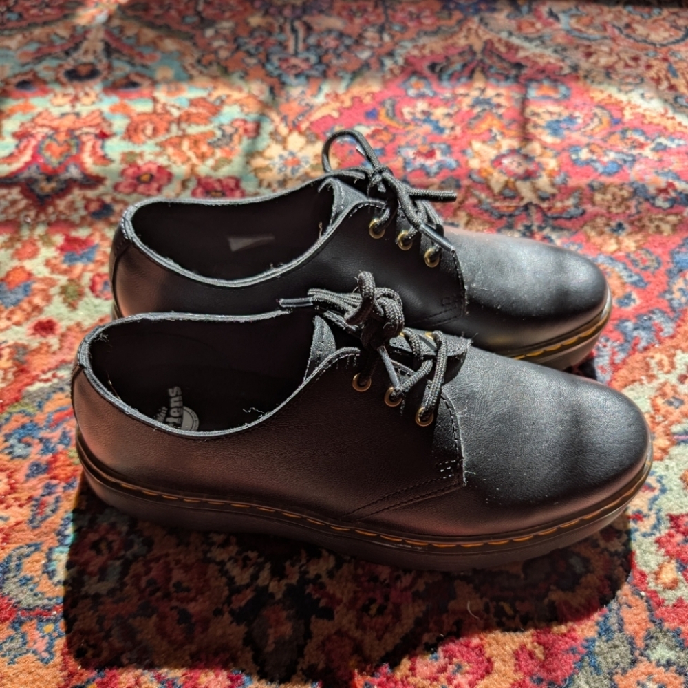 Classic Doc Martens Leather Oxford Shoes
